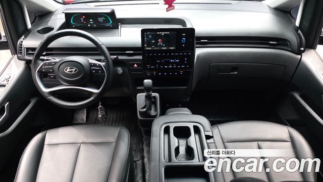 Hyundai Staria 2025 — photo 10