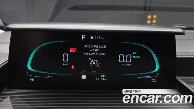 Hyundai Staria 2025 — photo 11