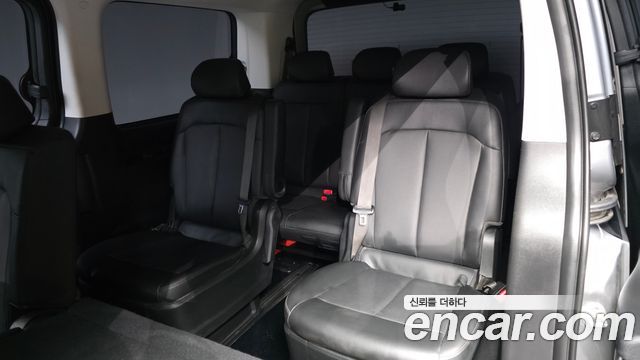 Hyundai Staria 2025 — photo 19