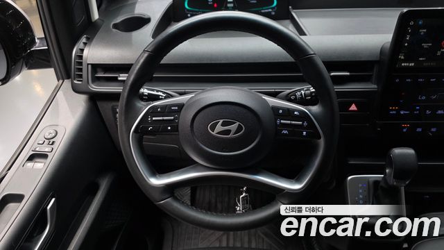 Hyundai Staria 2025 — photo 20