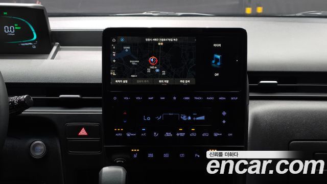 Hyundai Staria 2025 — photo 21