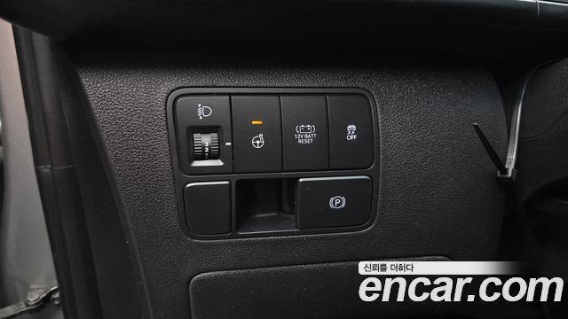 Hyundai Staria 2025 — photo 25