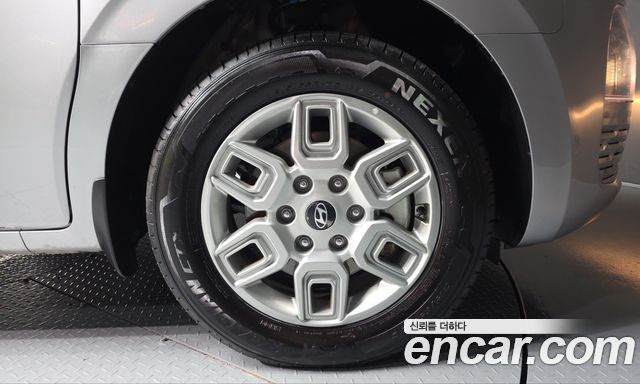 Hyundai Staria 2025 — photo 7