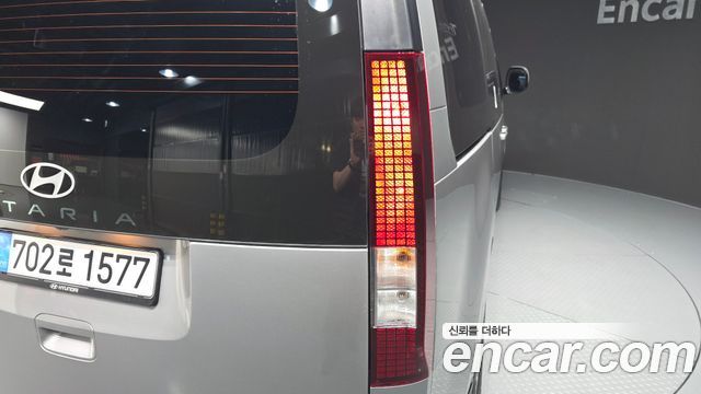 Hyundai Staria 2025 — photo 9