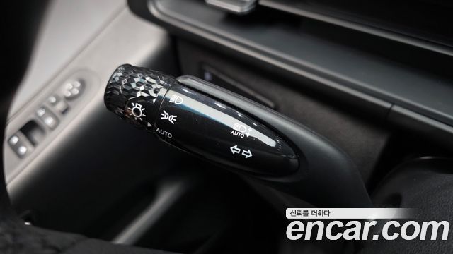 Hyundai Staria 2025 — photo 28