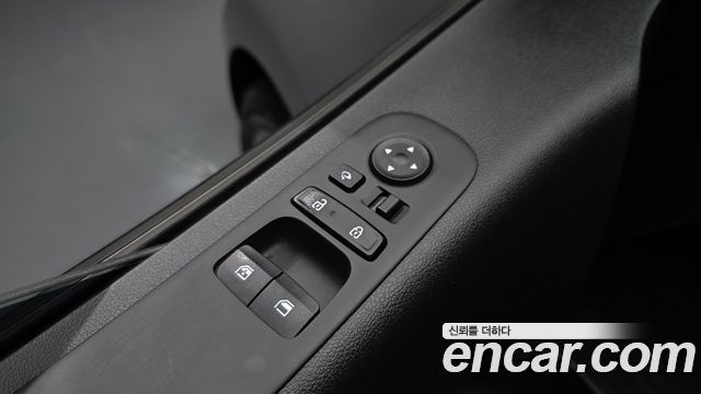 Hyundai Staria 2025 — photo 29