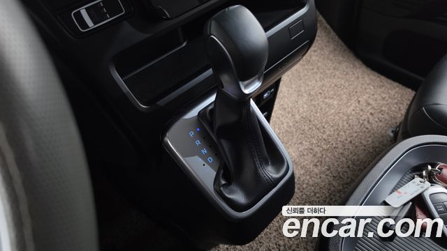 Hyundai Staria 2024 — photo 12