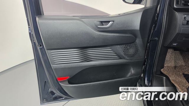 Hyundai Staria 2024 — photo 14