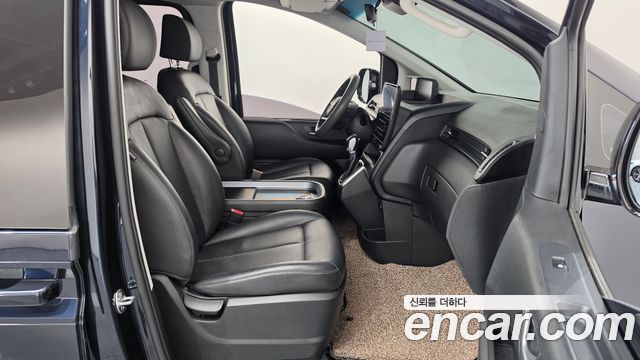 Hyundai Staria 2024 — photo 16