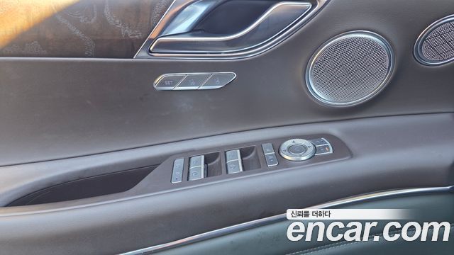 Genesis GV80 2020 — photo 35