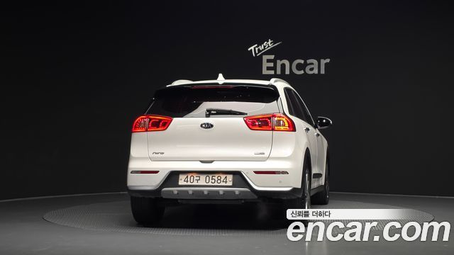 Kia Niro 2017 — photo 4