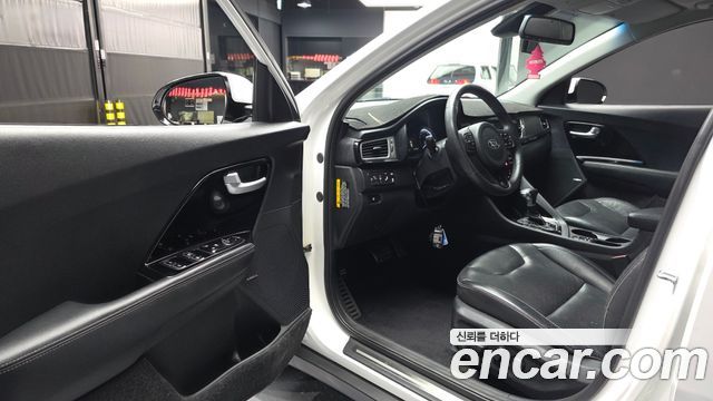 Kia Niro 2017 — photo 13