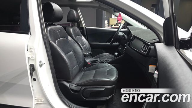 Kia Niro 2017 — photo 17