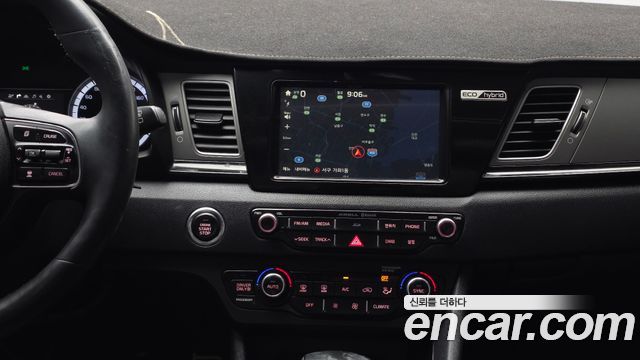 Kia Niro 2017 — photo 20