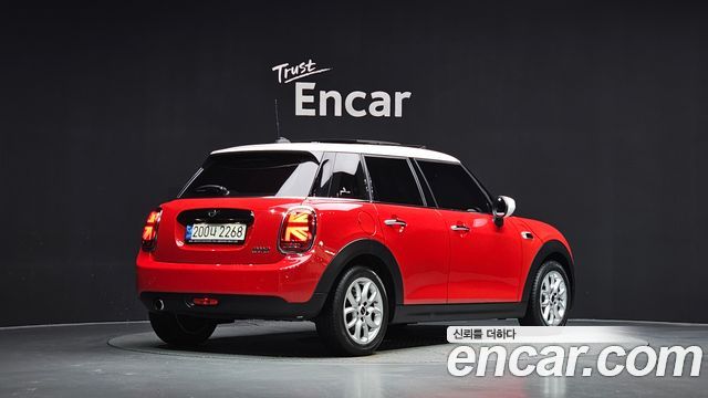 Mini Cooper 2021 — photo 2