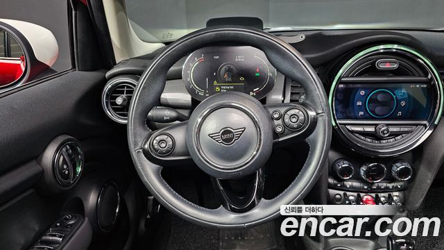 Mini Cooper 2021 — photo 18