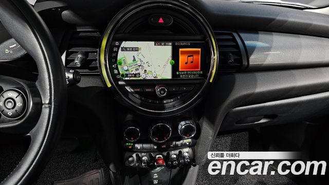 Mini Cooper 2021 — photo 19
