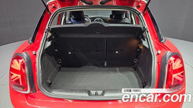Mini Cooper 2021 — photo 26