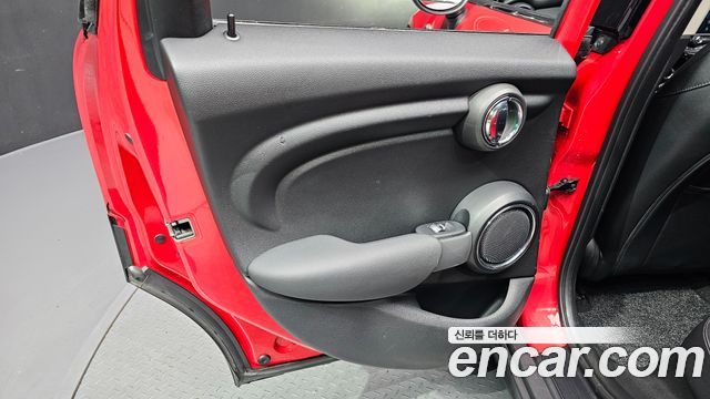 Mini Cooper 2021 — photo 15