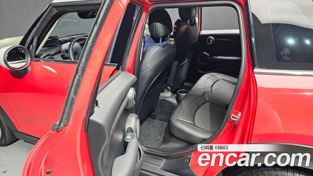 Mini Cooper 2021 — photo 28