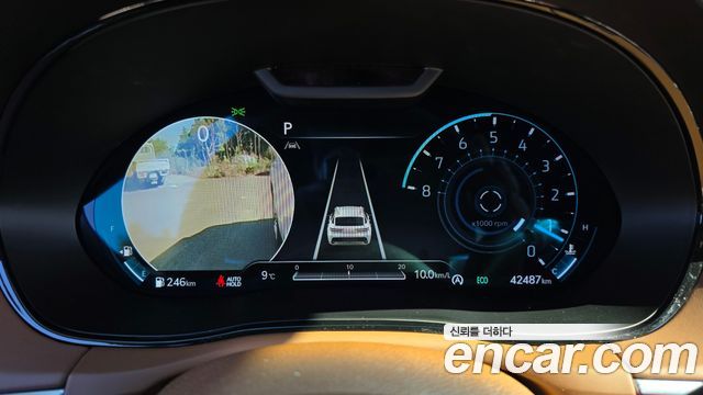 Genesis GV70 2023 — photo 11