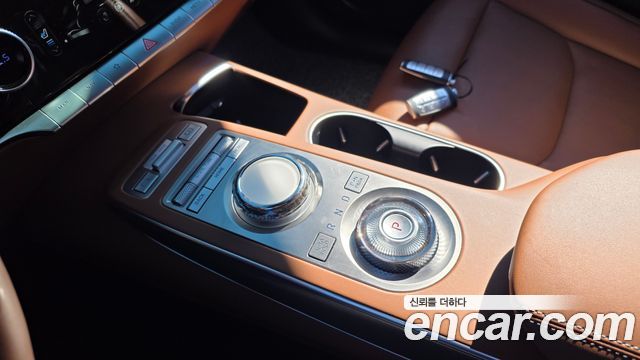 Genesis GV70 2023 — photo 12