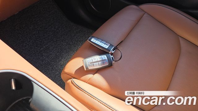 Genesis GV70 2023 — photo 22