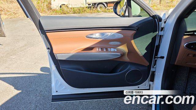 Genesis GV70 2023 — photo 14