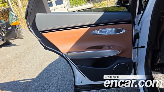 Genesis GV70 2023 — photo 15