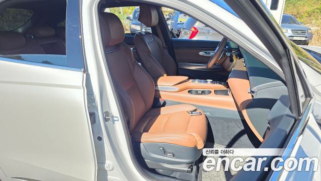 Genesis GV70 2023 — photo 16