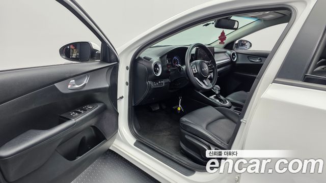 Kia K3 2023 — photo 10