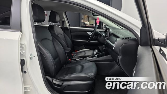 Kia K3 2023 — photo 11