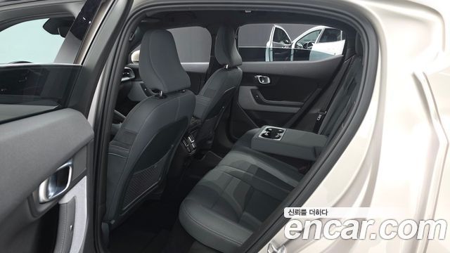 Polestar Polestar 2 2023 — photo 17