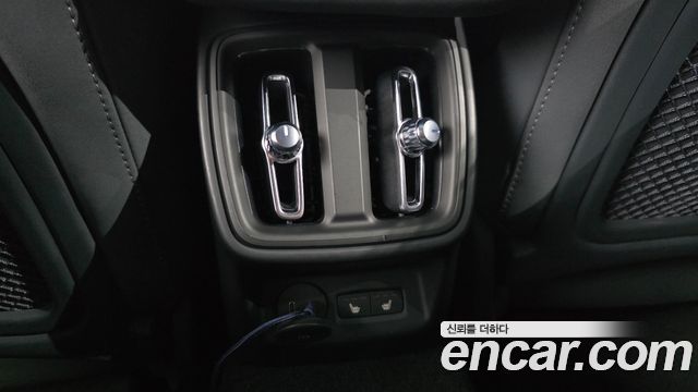 Polestar Polestar 2 2023 — photo 25