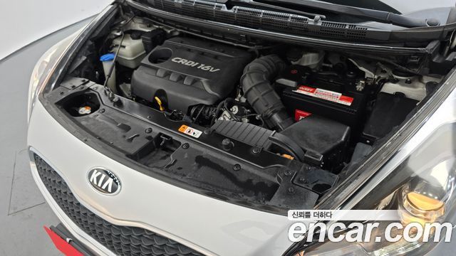 Kia Carens 2015 — photo 6