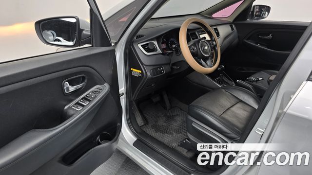 Kia Carens 2015 — photo 13