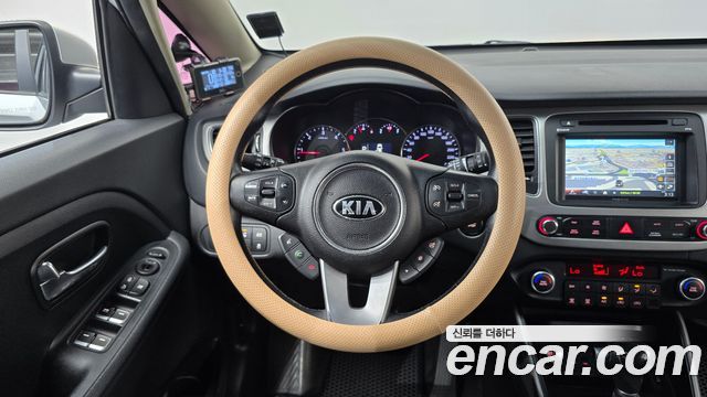Kia Carens 2015 — photo 19