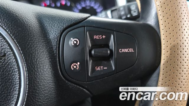 Kia Carens 2015 — photo 24