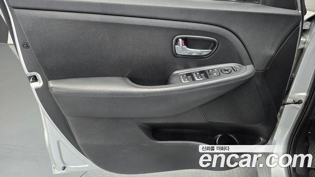 Kia Carens 2015 — photo 14