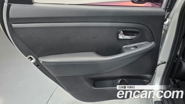 Kia Carens 2015 — photo 15
