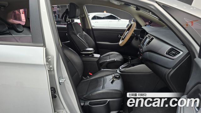 Kia Carens 2015 — photo 16