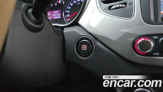 Kia Carens 2015 — photo 29