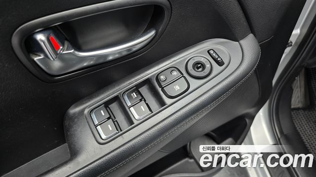 Kia Carens 2015 — photo 33