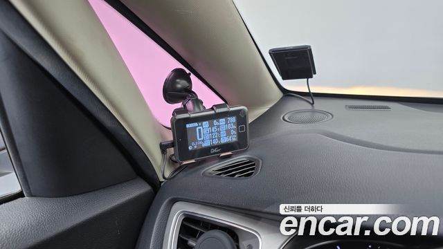 Kia Carens 2015 — photo 34