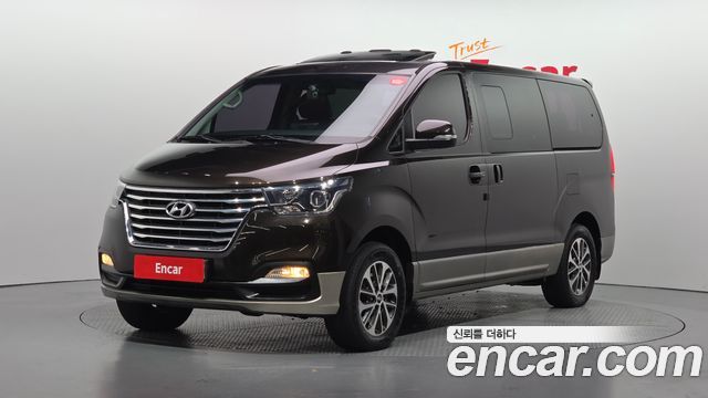 Hyundai Starex 2019 — photo 1