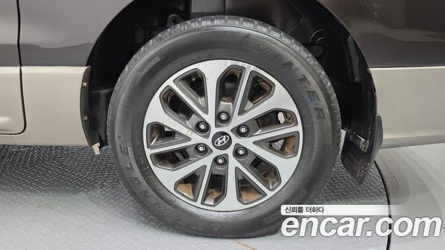 Hyundai Starex 2019 — photo 7