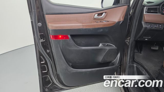 Hyundai Starex 2019 — photo 15