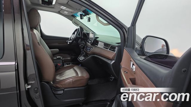 Hyundai Starex 2019 — photo 16
