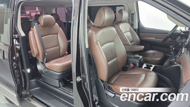 Hyundai Starex 2019 — photo 27