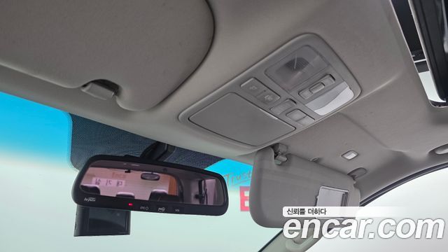 Hyundai Starex 2019 — photo 28